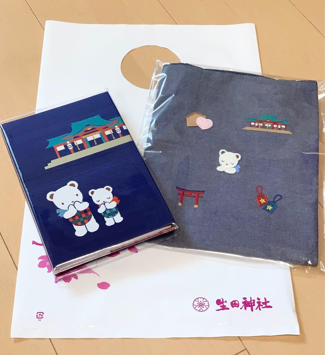 生田神社×ファミリアコラボ　御朱印帳手提げ袋 生田神社×ファミリア】 【御朱印帳手提げ袋】 . 大変お待たせ